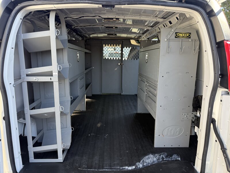 2023 GMC Savana 2500 - Photo 18 - Nashville, TN 37210