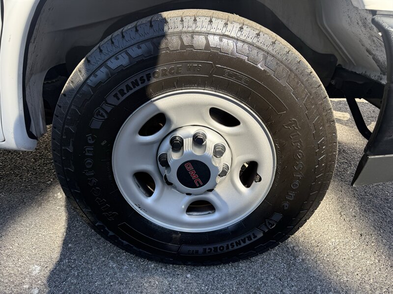 2023 GMC Savana 2500 - Photo 14 - Nashville, TN 37210