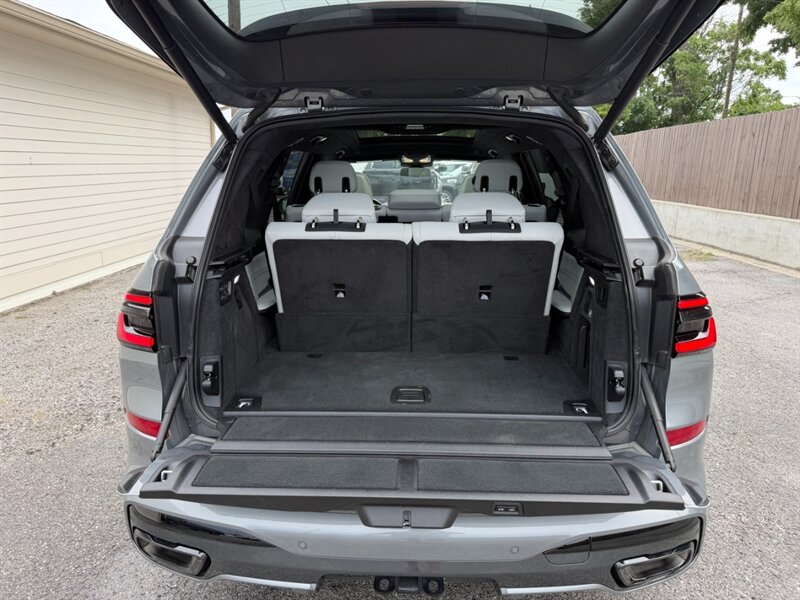 2024 BMW X7 xDrive40i - Photo 28 - Nashville, TN 37210