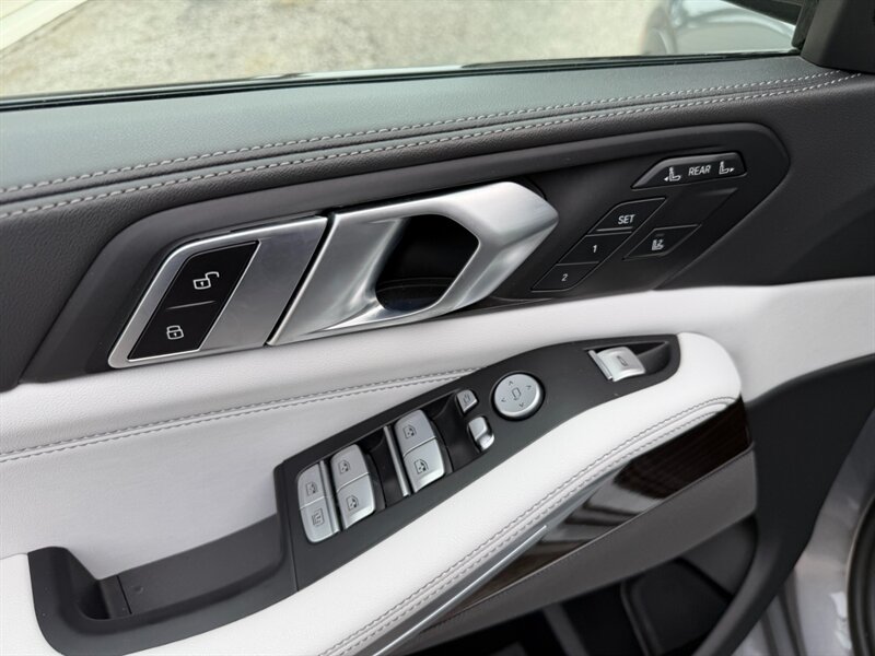 2024 BMW X7 xDrive40i - Photo 16 - Nashville, TN 37210