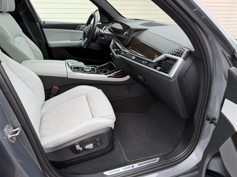 2024 BMW X7 xDrive40i - Photo 32 - Nashville, TN 37210
