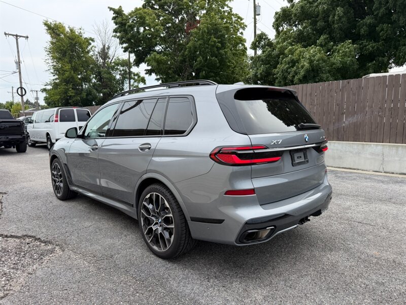 2024 BMW X7 xDrive40i - Photo 8 - Nashville, TN 37210