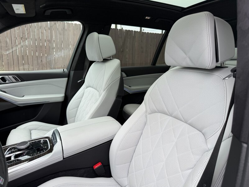 2024 BMW X7 xDrive40i - Photo 19 - Nashville, TN 37210