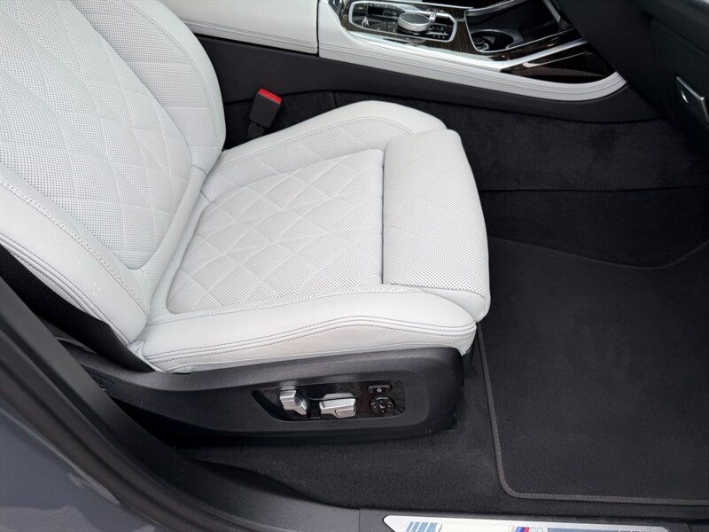 2024 BMW X7 xDrive40i - Photo 33 - Nashville, TN 37210
