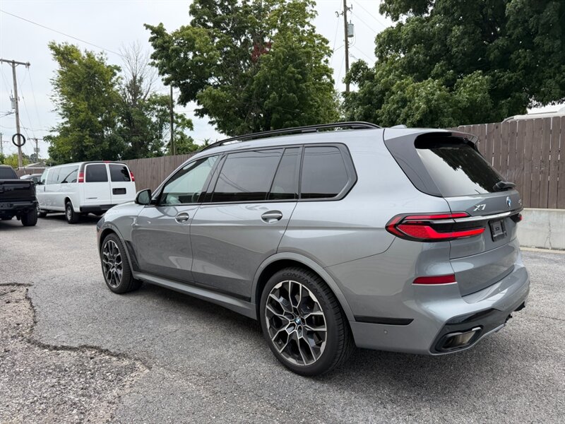 2024 BMW X7 xDrive40i - Photo 7 - Nashville, TN 37210