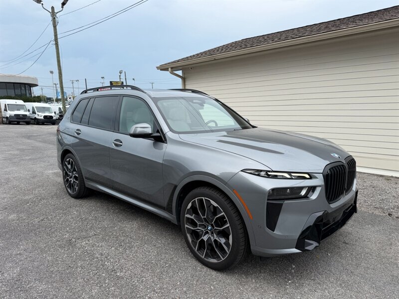 2024 BMW X7 xDrive40i - Photo 2 - Nashville, TN 37210