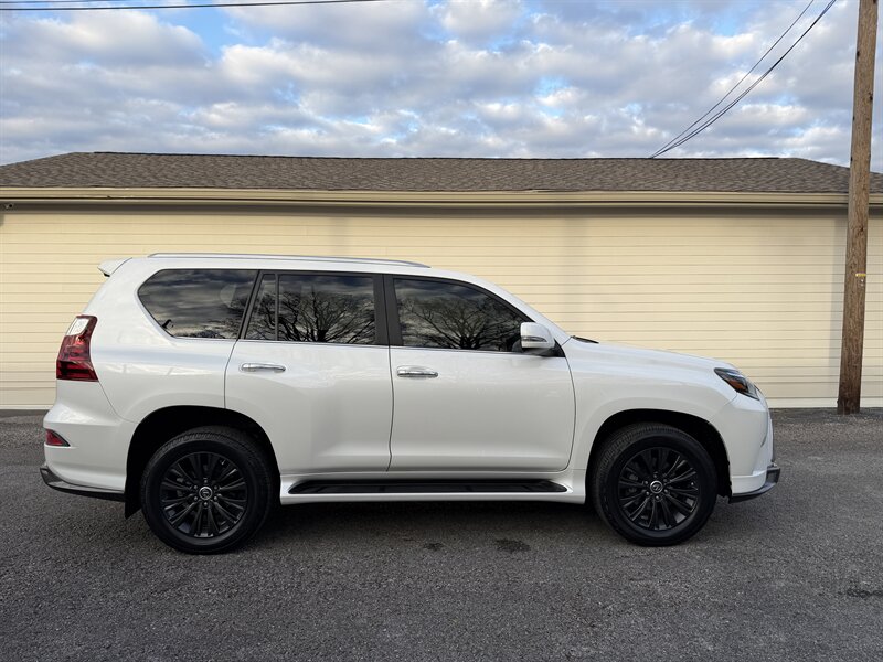 2022 Lexus GX 460   - Photo 1 - Nashville, TN 37210