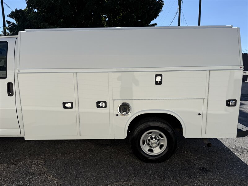 2021 Chevrolet Express 3500 - Photo 25 - Nashville, TN 37210
