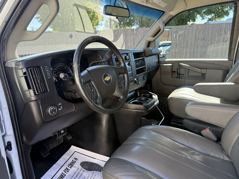 2021 Chevrolet Express 3500 - Photo 9 - Nashville, TN 37210