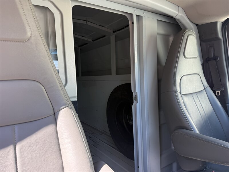 2021 Chevrolet Express 3500 - Photo 16 - Nashville, TN 37210
