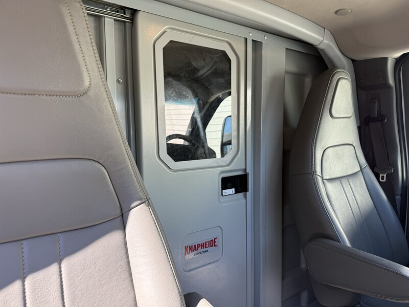 2021 Chevrolet Express 3500 - Photo 17 - Nashville, TN 37210