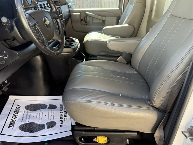 2021 Chevrolet Express 3500 - Photo 7 - Nashville, TN 37210