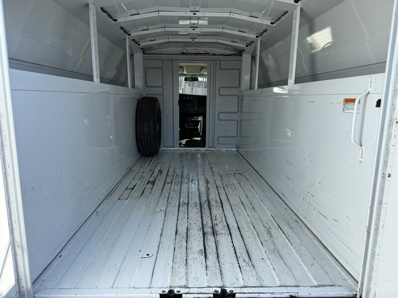 2021 Chevrolet Express 3500 - Photo 37 - Nashville, TN 37210