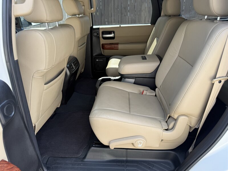 2019 Toyota Sequoia Platinum - Photo 18 - Nashville, TN 37210