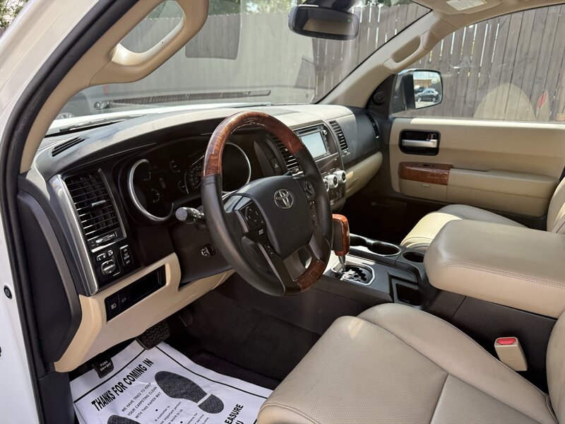 2019 Toyota Sequoia Platinum - Photo 14 - Nashville, TN 37210