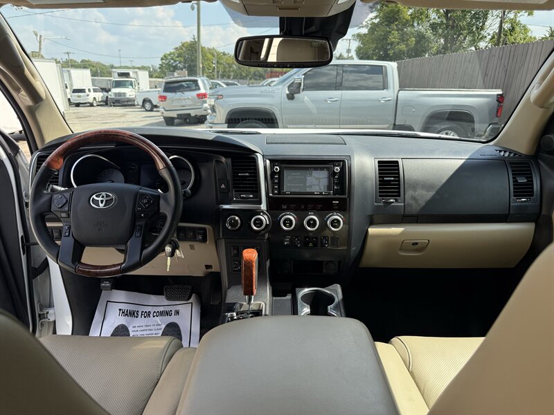 2019 Toyota Sequoia Platinum - Photo 22 - Nashville, TN 37210
