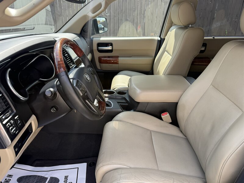 2019 Toyota Sequoia Platinum - Photo 15 - Nashville, TN 37210