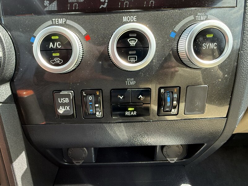2019 Toyota Sequoia Platinum - Photo 10 - Nashville, TN 37210
