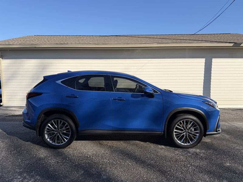 2025 Lexus NX 350h Premium   - Photo 1 - Nashville, TN 37210