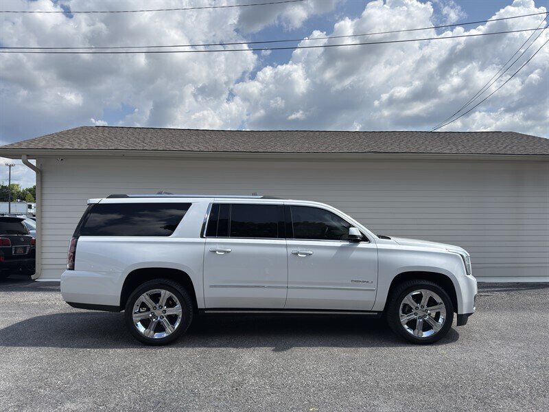 2017 GMC Yukon XL Denali - Photo 1 - Nashville, TN 37210