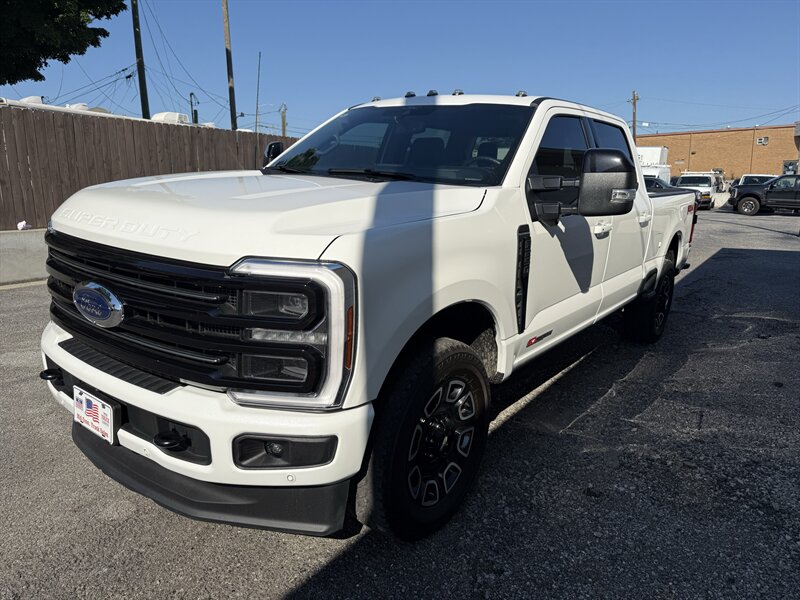 2025 Ford F-250 Super Duty Platinum - Photo 2 - Nashville, TN 37210