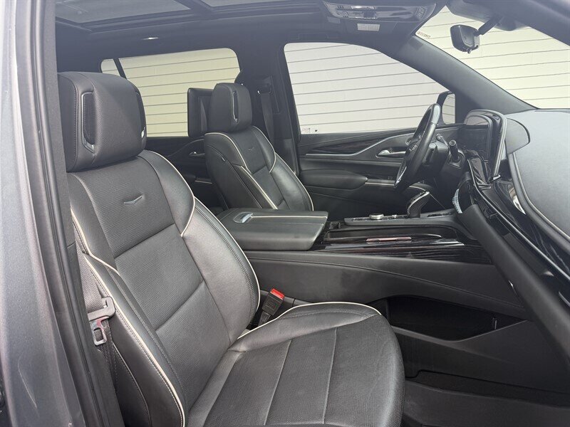 2021 Cadillac Escalade ESV Sport - Photo 34 - Nashville, TN 37210