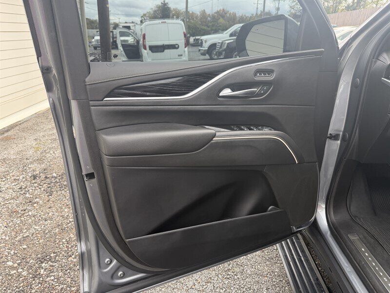 2021 Cadillac Escalade ESV Sport - Photo 15 - Nashville, TN 37210