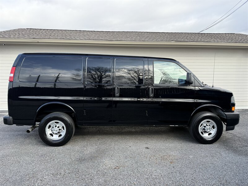 2023 Chevrolet Express 3500   - Photo 1 - Nashville, TN 37210