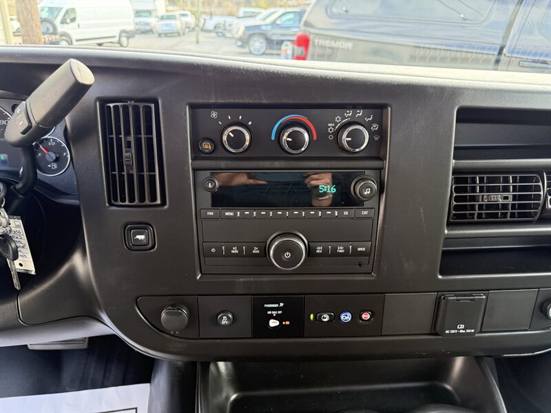 2023 Chevrolet Express 3500 - Photo 13 - Nashville, TN 37210