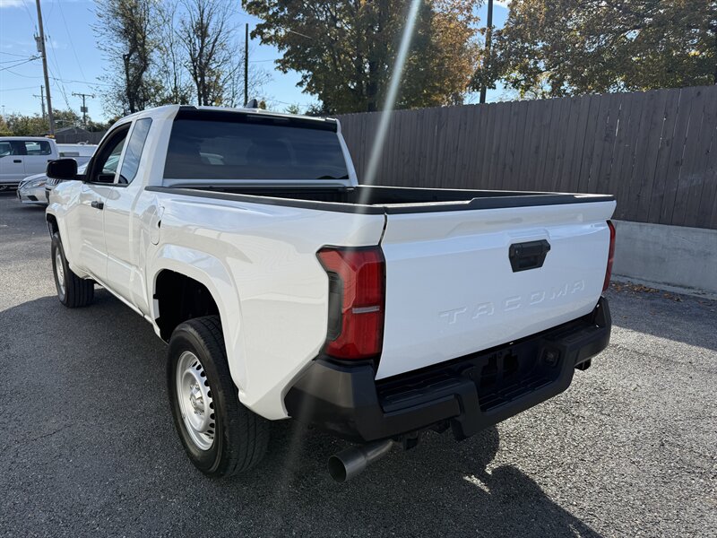 2024 Toyota Tacoma SR - Photo 22 - Nashville, TN 37210
