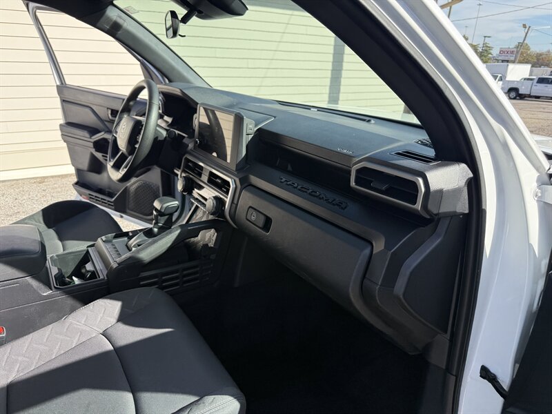 2024 Toyota Tacoma SR - Photo 5 - Nashville, TN 37210