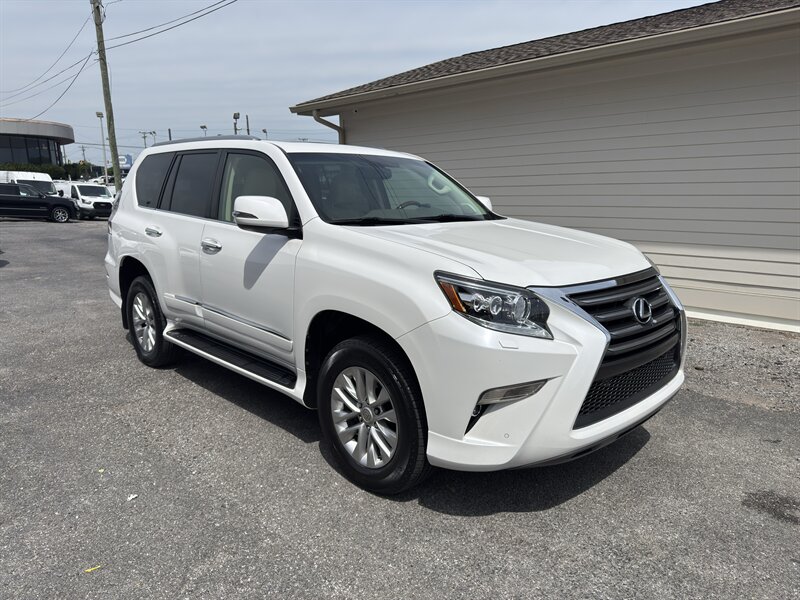 2016 Lexus GX 460 photo 2