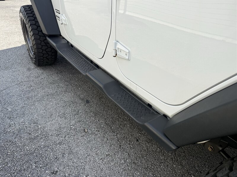 2017 Jeep Wrangler Unlimited Sport S - Photo 19 - Nashville, TN 37210