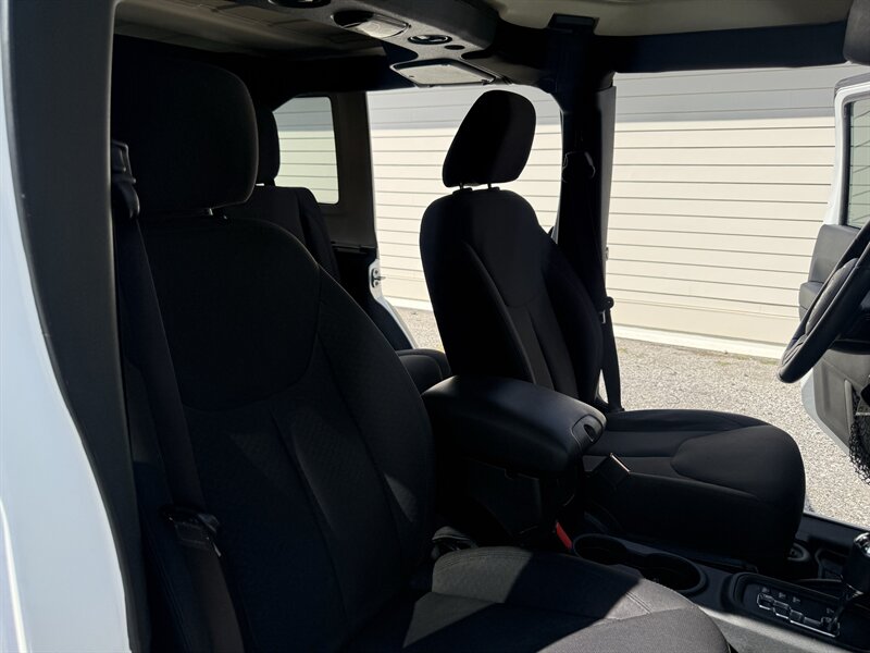 2017 Jeep Wrangler Unlimited Sport S - Photo 33 - Nashville, TN 37210