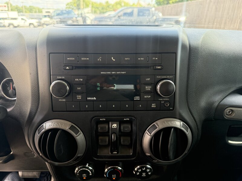 2017 Jeep Wrangler Unlimited Sport S - Photo 25 - Nashville, TN 37210