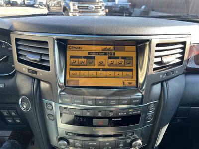 2011 Lexus LX LX570   - Photo 25 - Nashville, TN 37210