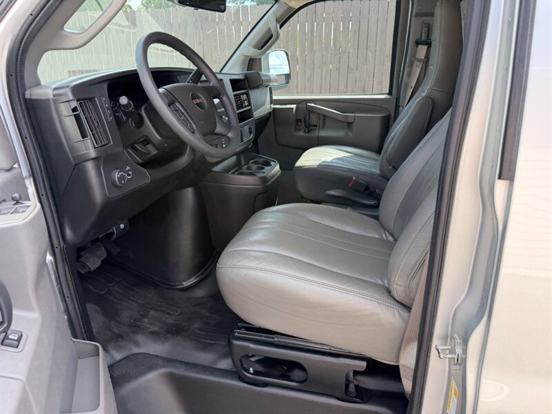 2024 GMC Savana LS 3500 - Photo 17 - Nashville, TN 37210