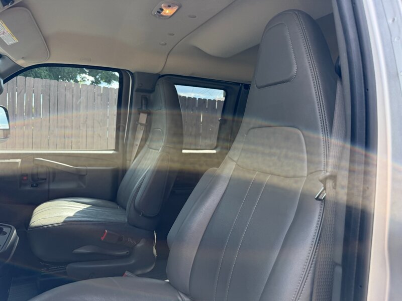 2024 GMC Savana LS 3500 - Photo 18 - Nashville, TN 37210