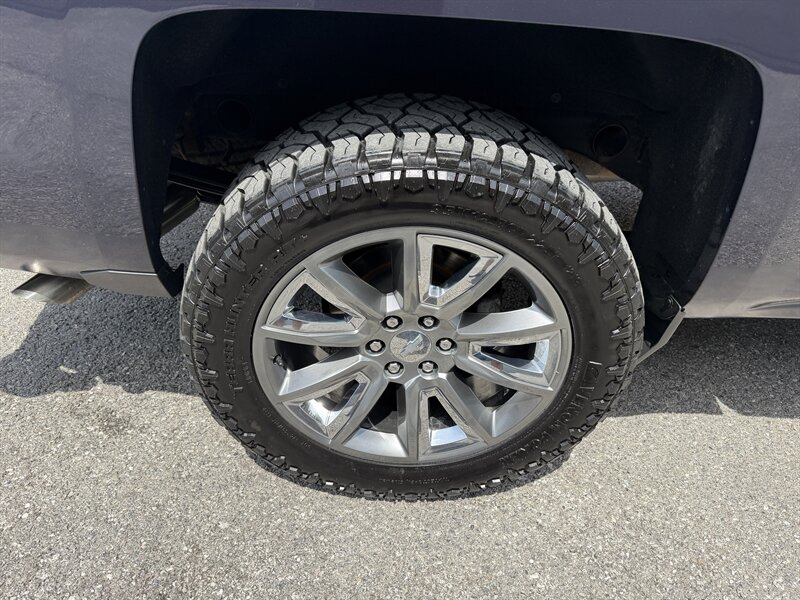 2018 Chevrolet Silverado 1500 LTZ Z71 - Photo 11 - Nashville, TN 37210