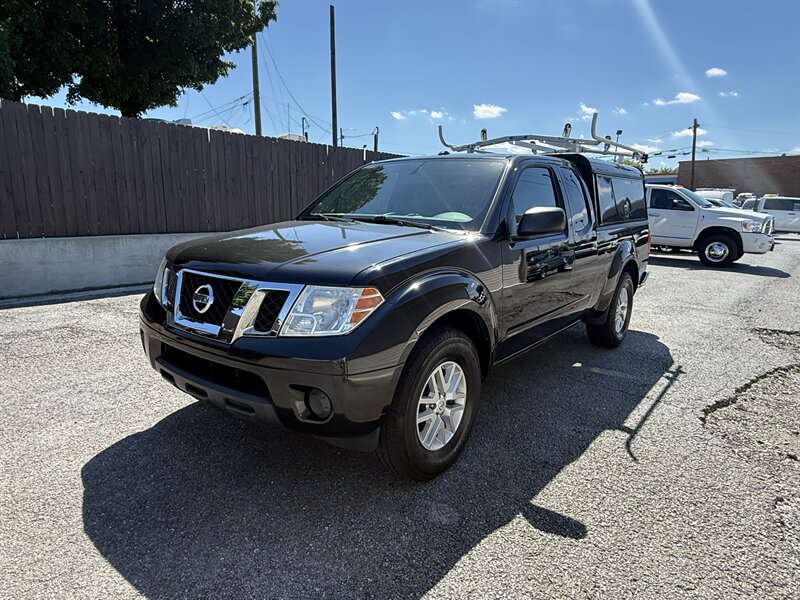 2017 Nissan Frontier SV V6 - Photo 2 - Nashville, TN 37210