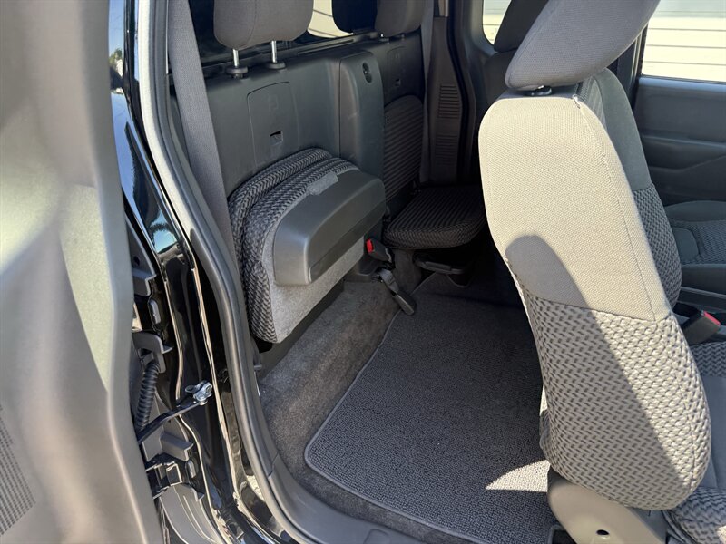 2017 Nissan Frontier SV V6 - Photo 20 - Nashville, TN 37210