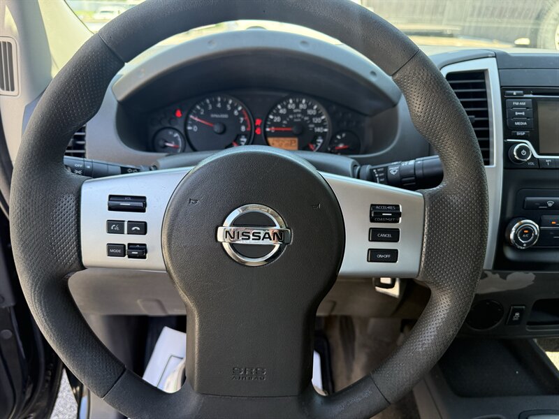 2017 Nissan Frontier SV V6 - Photo 14 - Nashville, TN 37210