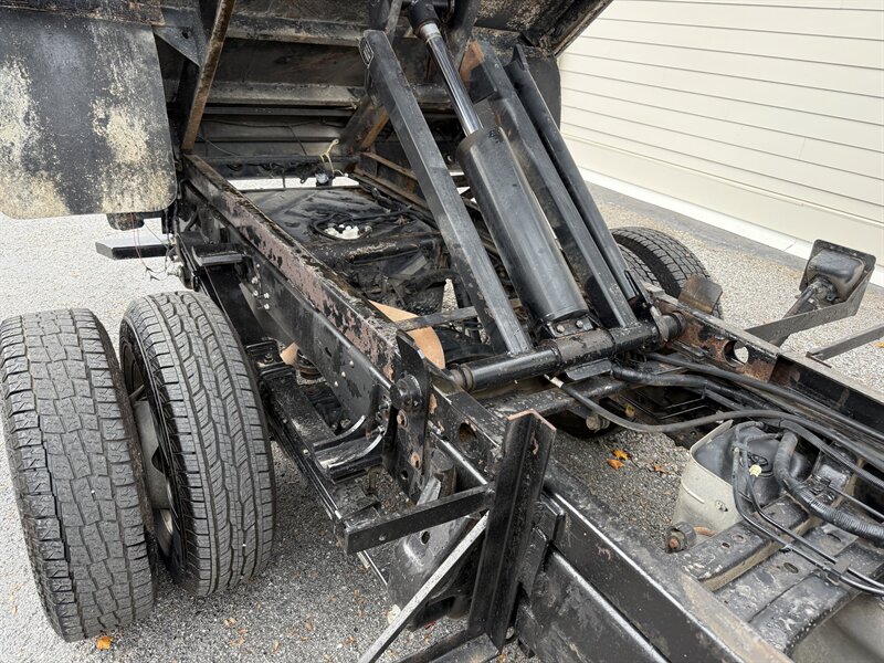 2013 Chevrolet Silverado 3500HD CC Work Truck - Photo 4 - Nashville, TN 37210