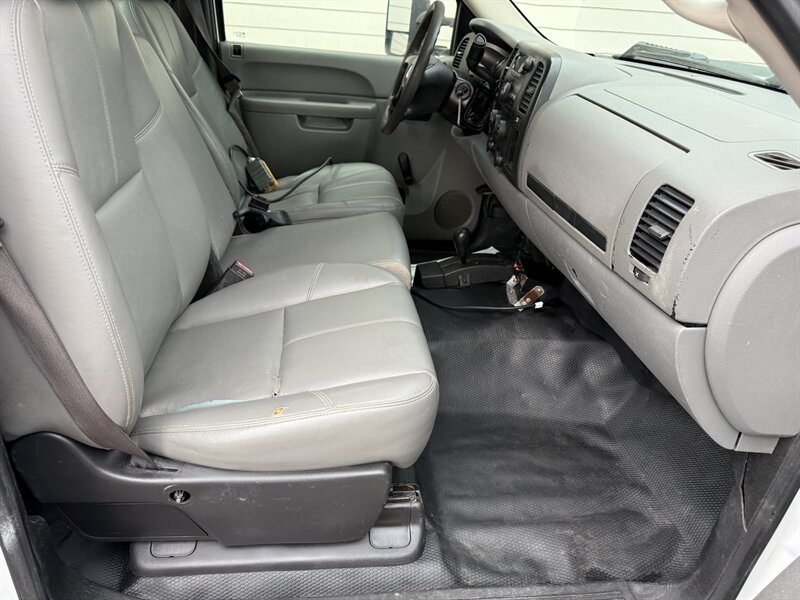 2013 Chevrolet Silverado 3500HD CC Work Truck - Photo 32 - Nashville, TN 37210