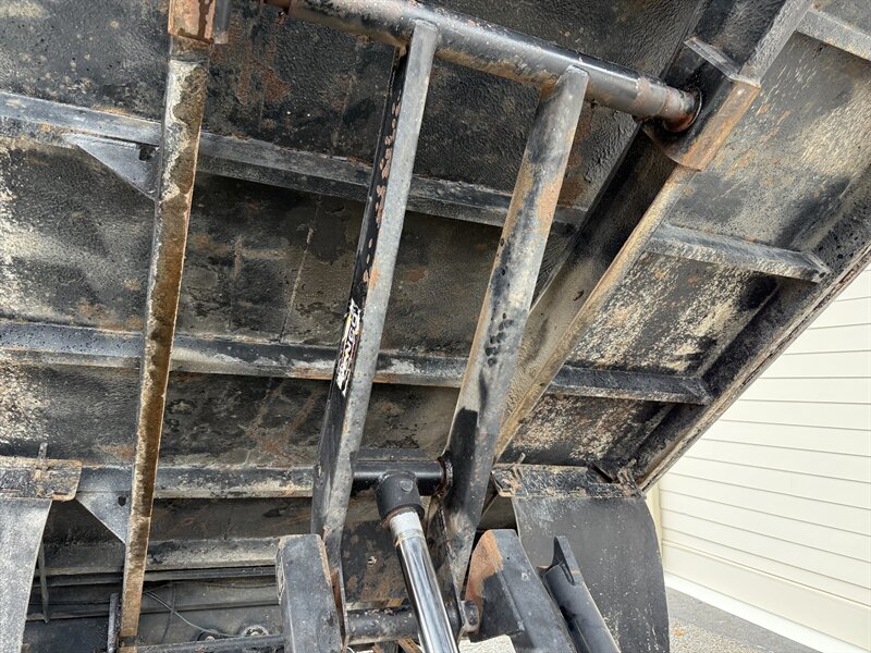 2013 Chevrolet Silverado 3500HD CC Work Truck - Photo 7 - Nashville, TN 37210