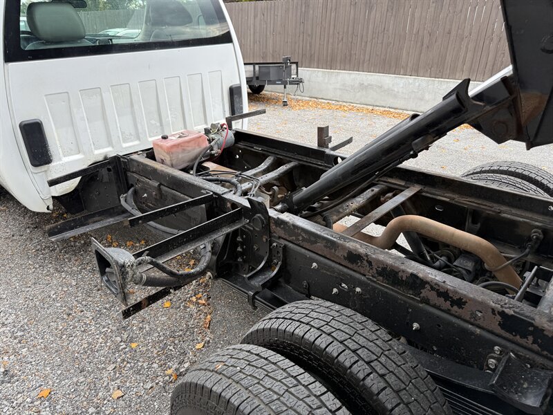2013 Chevrolet Silverado 3500HD CC Work Truck - Photo 15 - Nashville, TN 37210