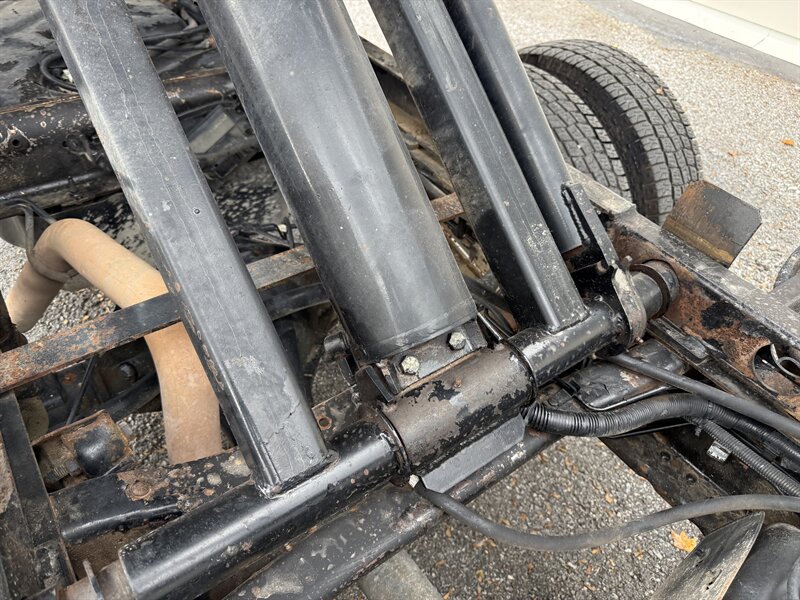 2013 Chevrolet Silverado 3500HD CC Work Truck - Photo 9 - Nashville, TN 37210