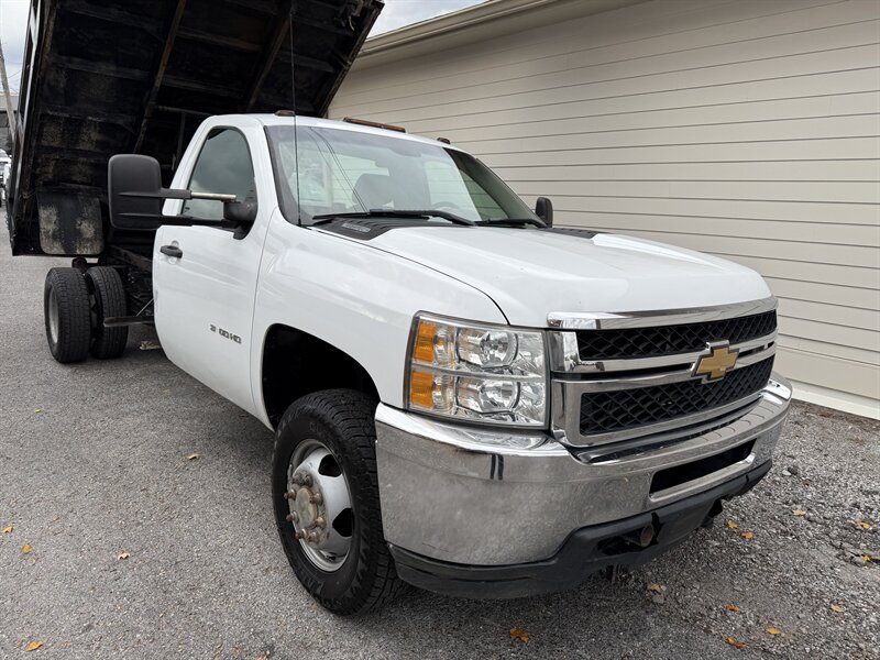 2013 Chevrolet Silverado 3500HD CC Work Truck - Photo 2 - Nashville, TN 37210