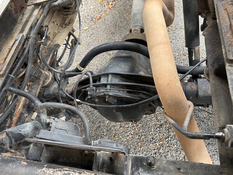 2013 Chevrolet Silverado 3500HD CC Work Truck - Photo 11 - Nashville, TN 37210