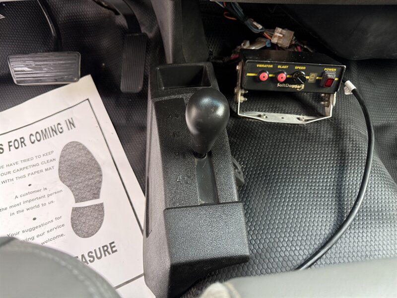 2013 Chevrolet Silverado 3500HD CC Work Truck - Photo 24 - Nashville, TN 37210